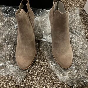 Dolce Vita Tan Suede Wedges